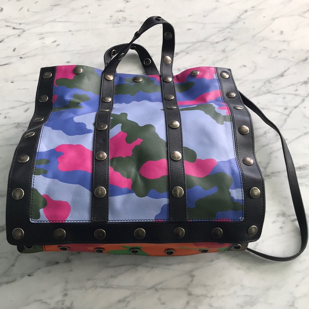 🎉SOLD ON EBAY🎉 - Moschino Camo Print Tote (NEW) - Picture 3 of 16